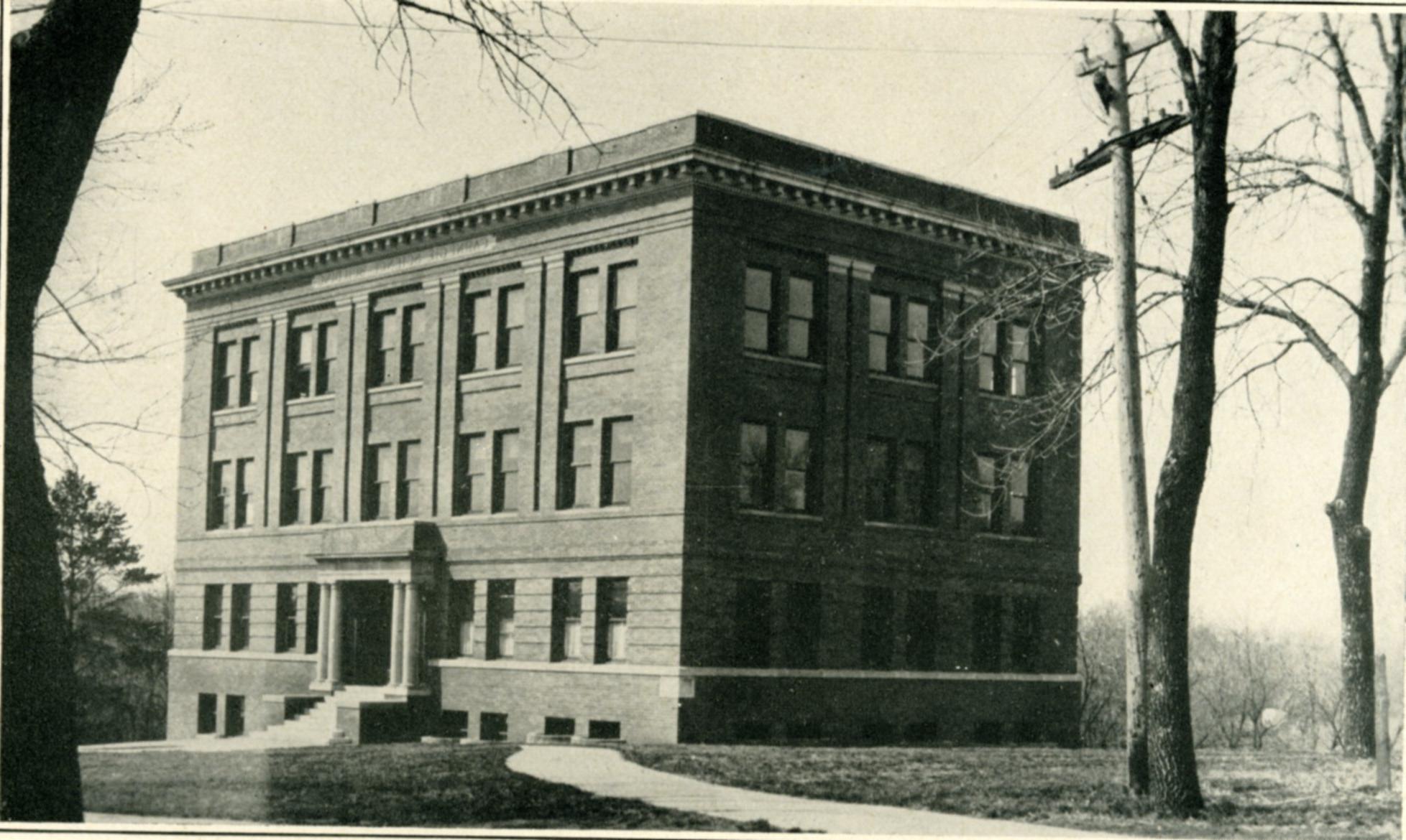 Carnegie Science Hall building in 1919